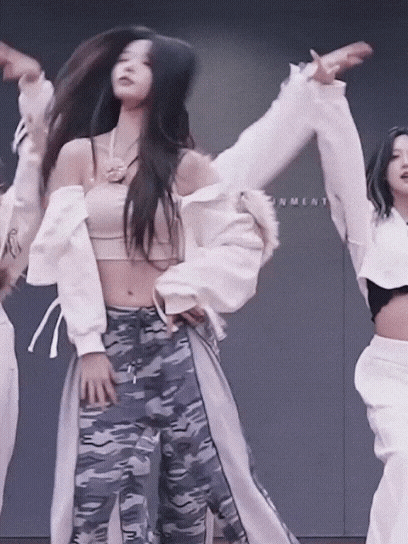스탭들을 배려하는 장원영의 프로정신 .jpgif | 인스티즈