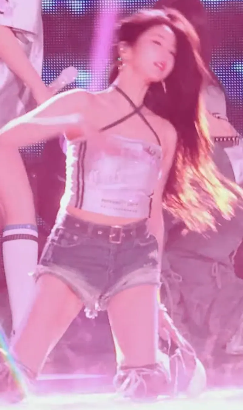 스탭들을 배려하는 장원영의 프로정신 .jpgif | 인스티즈